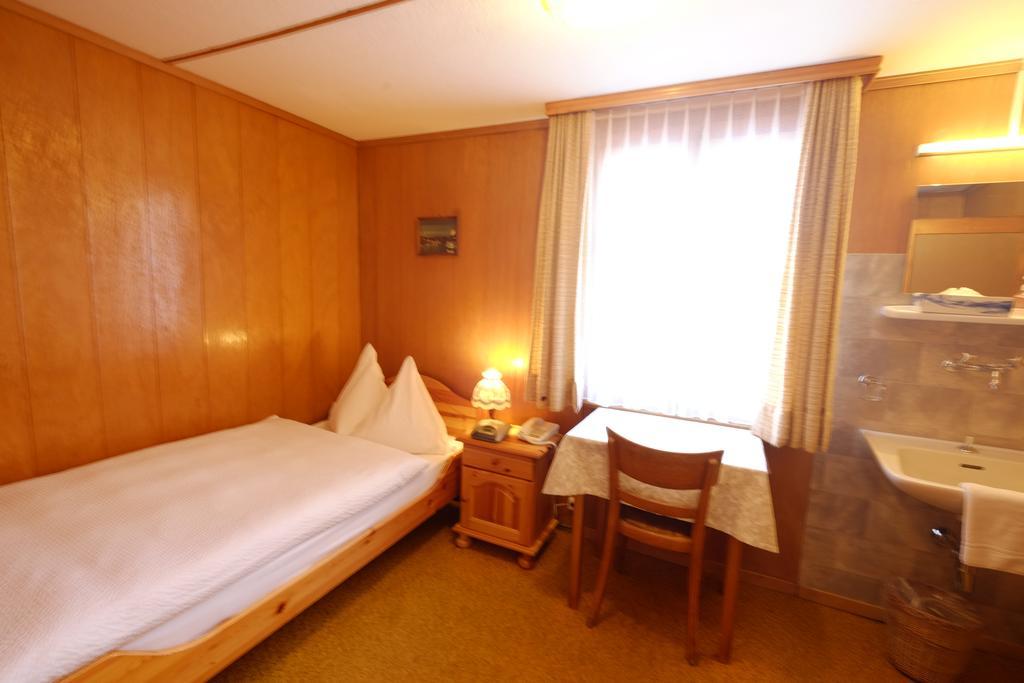 Hotel Tannenhof Zermatt Pokoj fotografie
